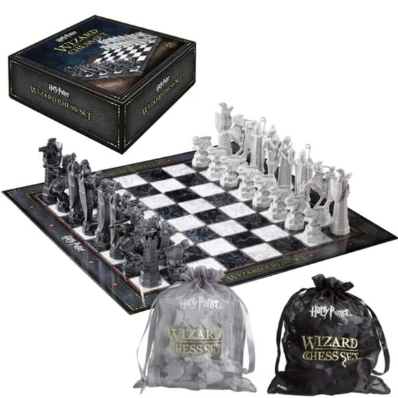NIB Harry Potter Wizard Chess Set - Picture 4 of 4